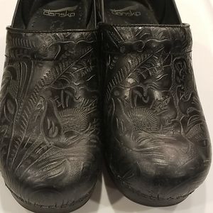 Black tooled Dansko clogs size 39